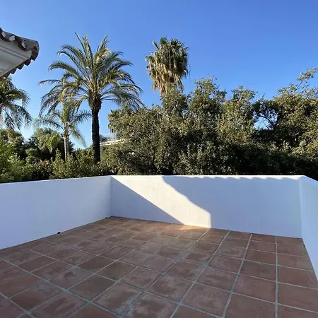 Villa Large Modern Villa With Private Swimming Pool *