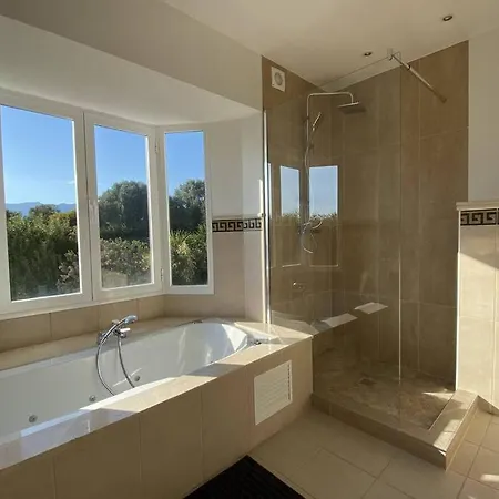 Large Modern Villa With Private Swimming Pool